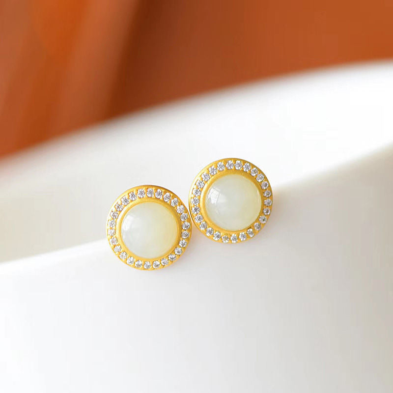 Charming Gold Earring for Any Occasion