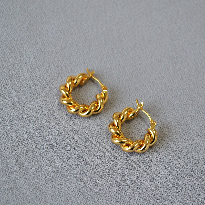 Elegant Gold Earring for Every Occasion