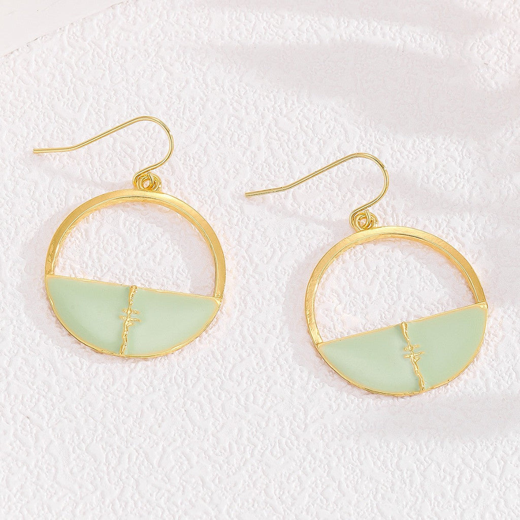 Charming Earring for Any Occasion