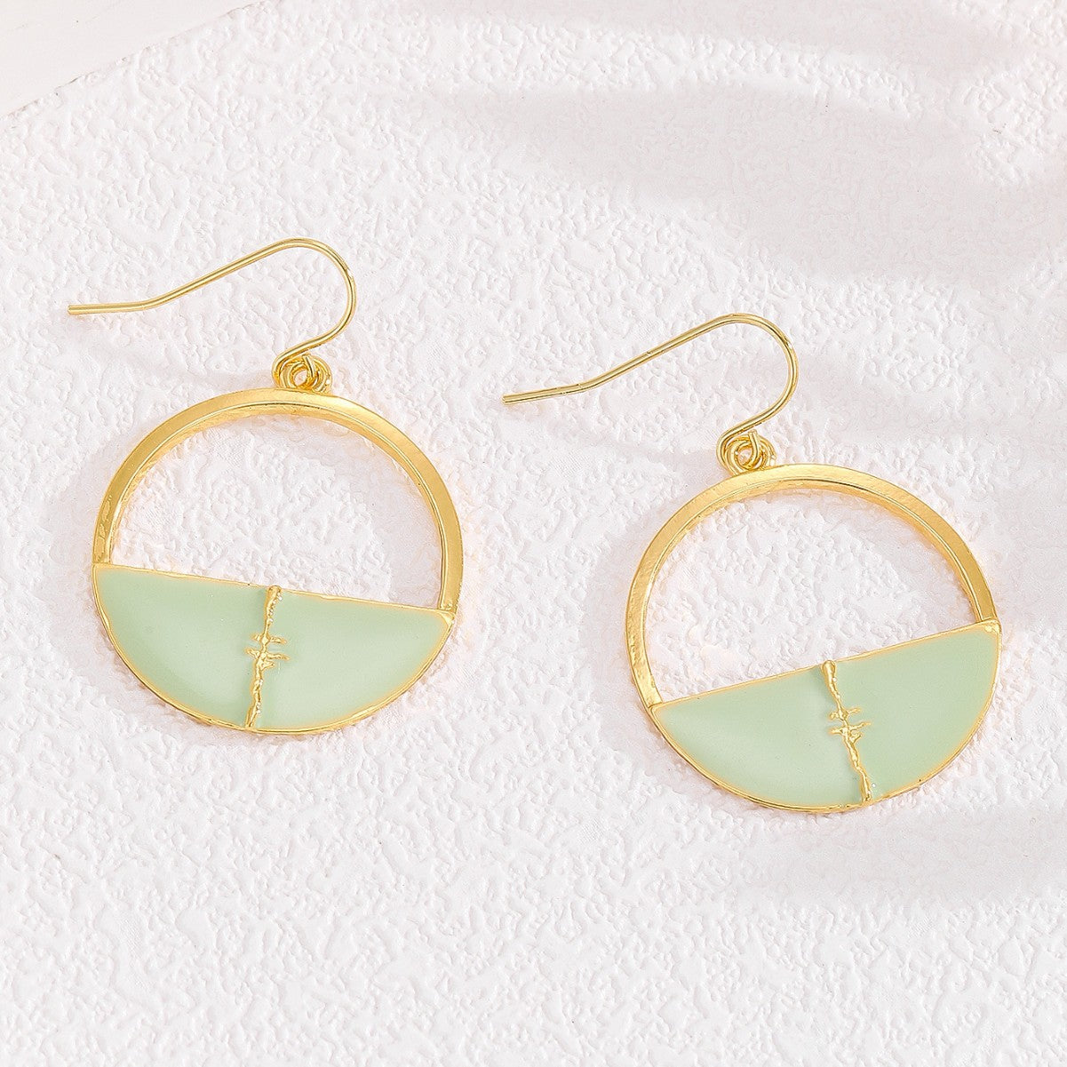 Charming Earring for Any Occasion