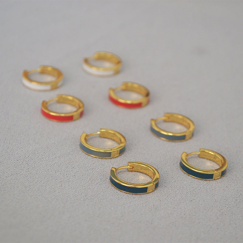 Classic Gold Earring with Timeless Appeal