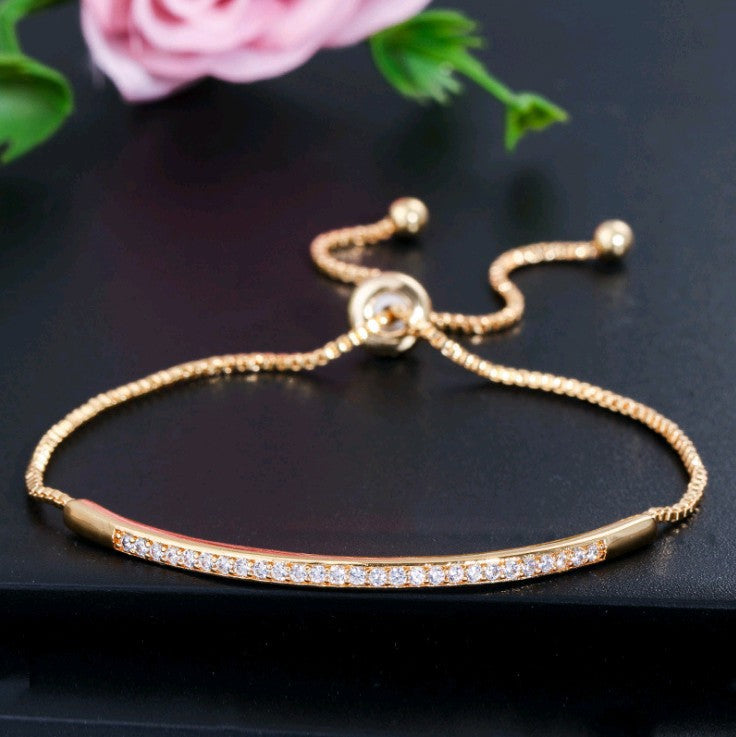 Classic Gold Bracelet with Timeless Appeal