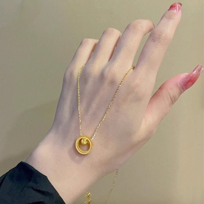 Classic Gold Necklace with Timeless Appeal