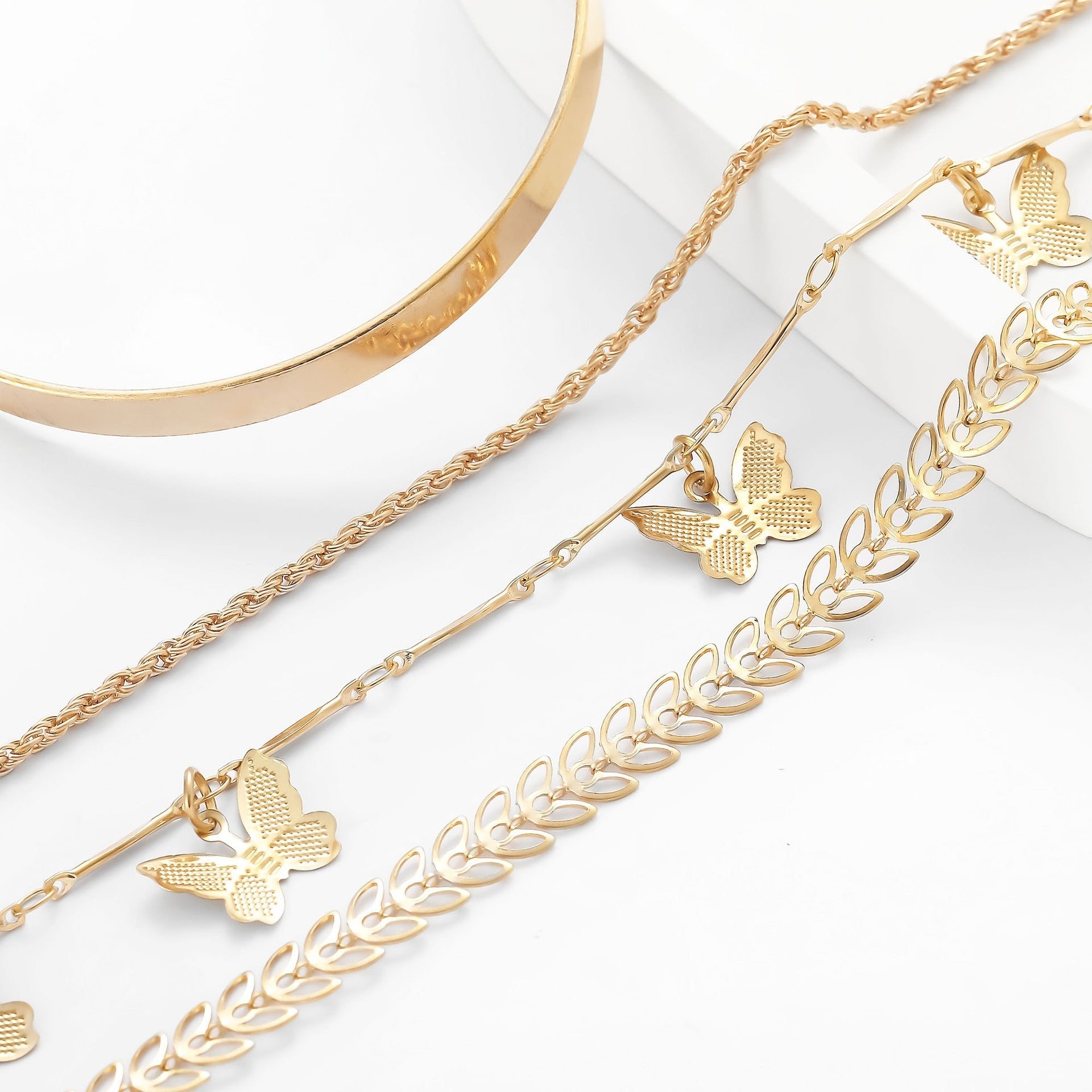 Beautiful Set with Unique Style