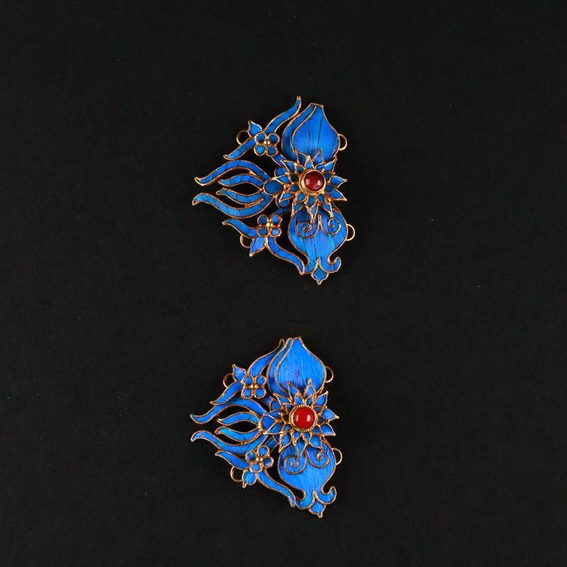 Charming Piece for Any Occasion