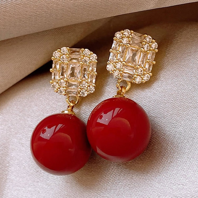 Charming Pearl Earring for Any Occasion
