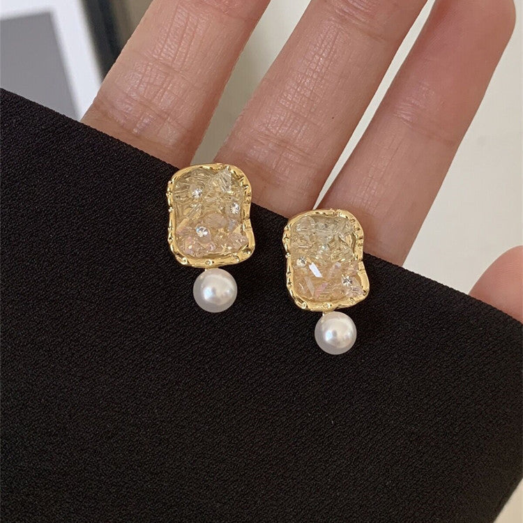 Classic Pearl Earring with Timeless Appeal