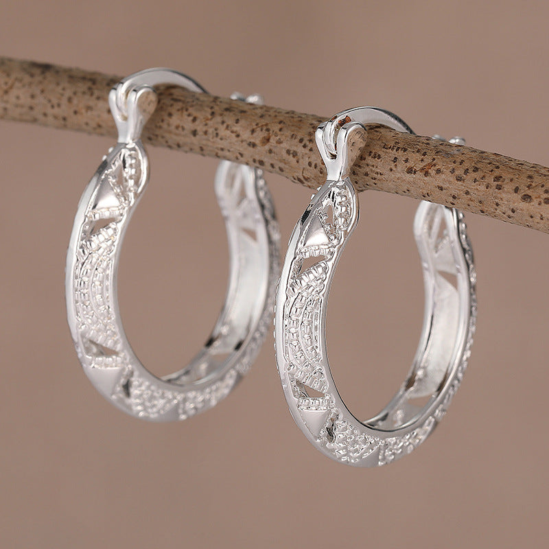 Charming Earring for Any Occasion
