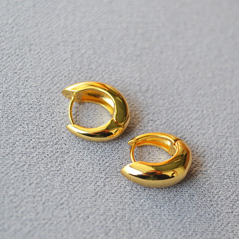 Romantic Gold Earring for Special Moments