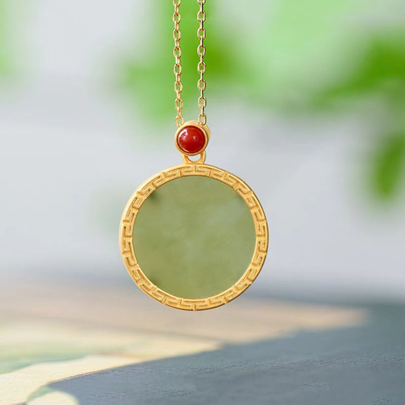 Classic Silver Necklace with Timeless Appeal