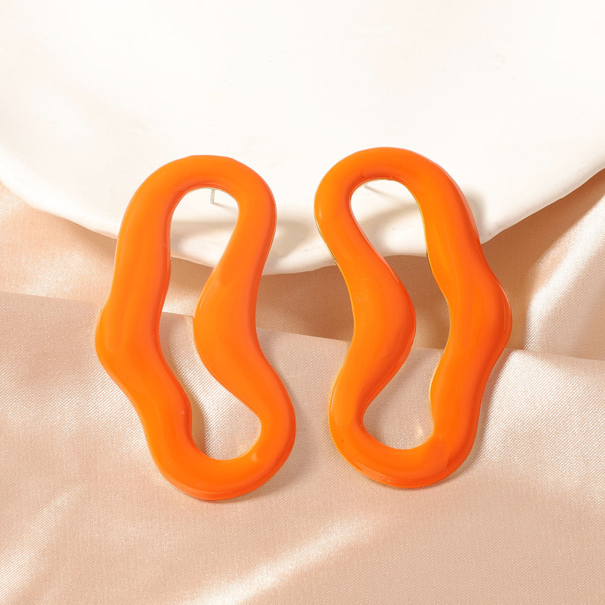 Charming Earring for Any Occasion
