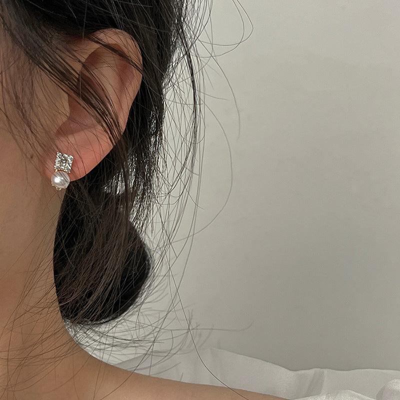 Stunning Pearl Earring for Daily Wear