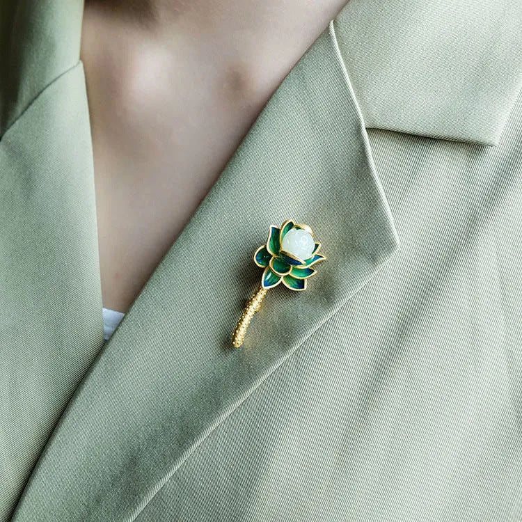 Charming Silver Piece for Any Occasion