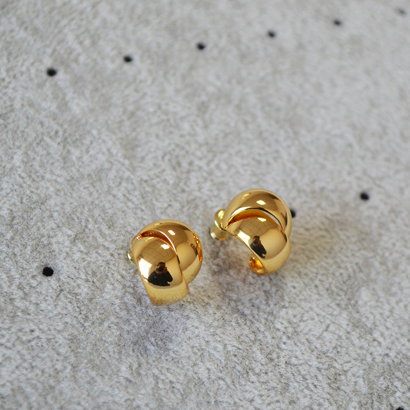 Beautiful Gold Earring with Unique Style