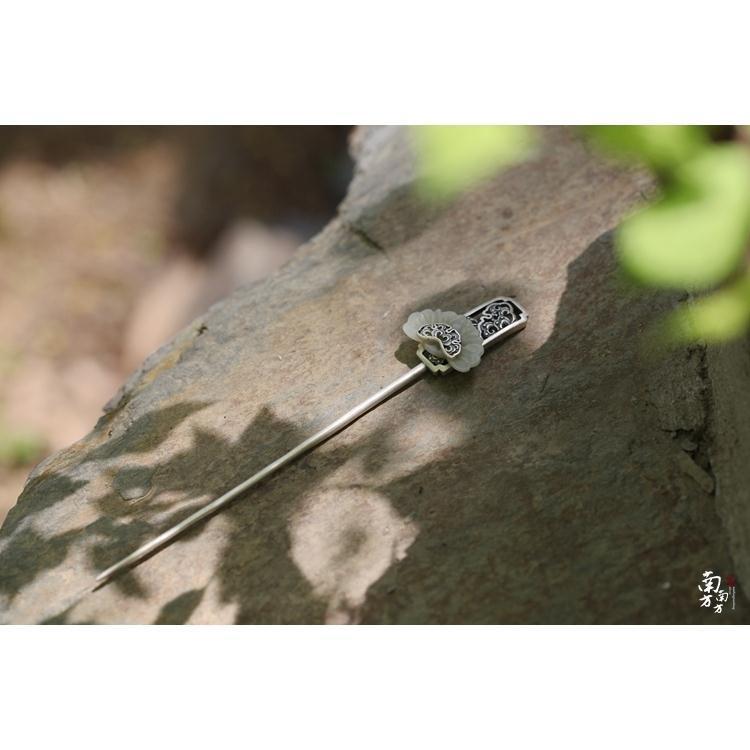 Classic Silver Piece with Timeless Appeal