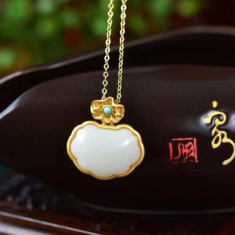 Beautiful Gold Pendant with Unique Style