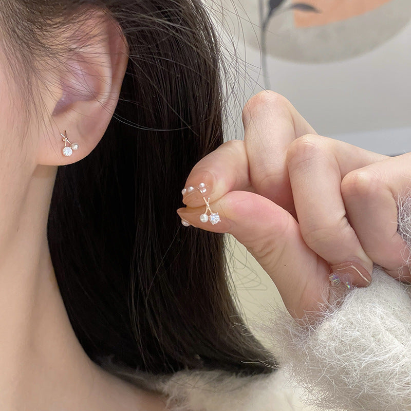 Classic Pearl Earring with Timeless Appeal
