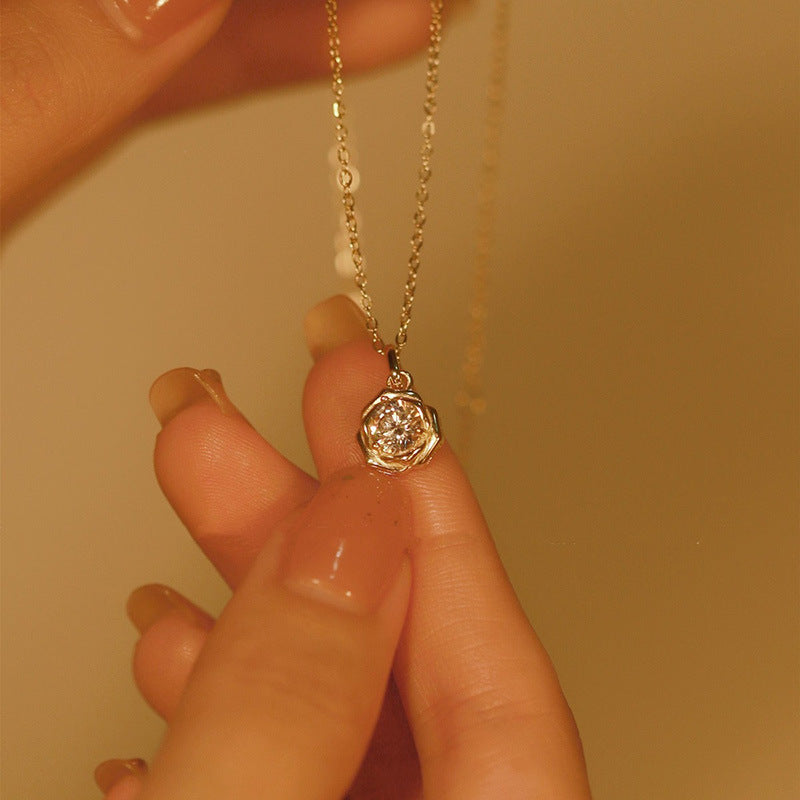 Romantic Gold Necklace for Special Moments