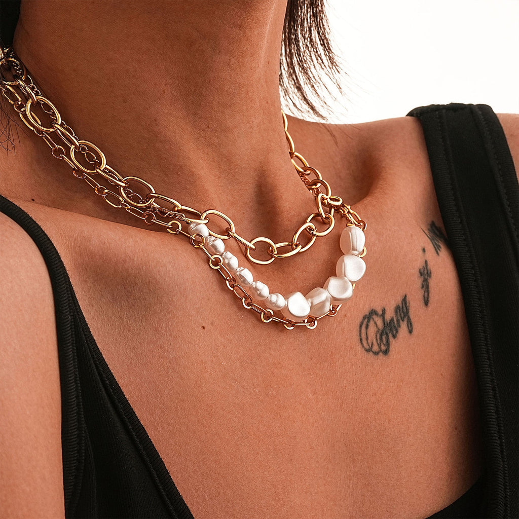 Classic Gold Necklace with Timeless Appeal