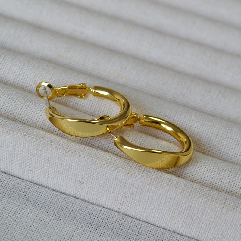 Elegant Silver Earring for Every Occasion
