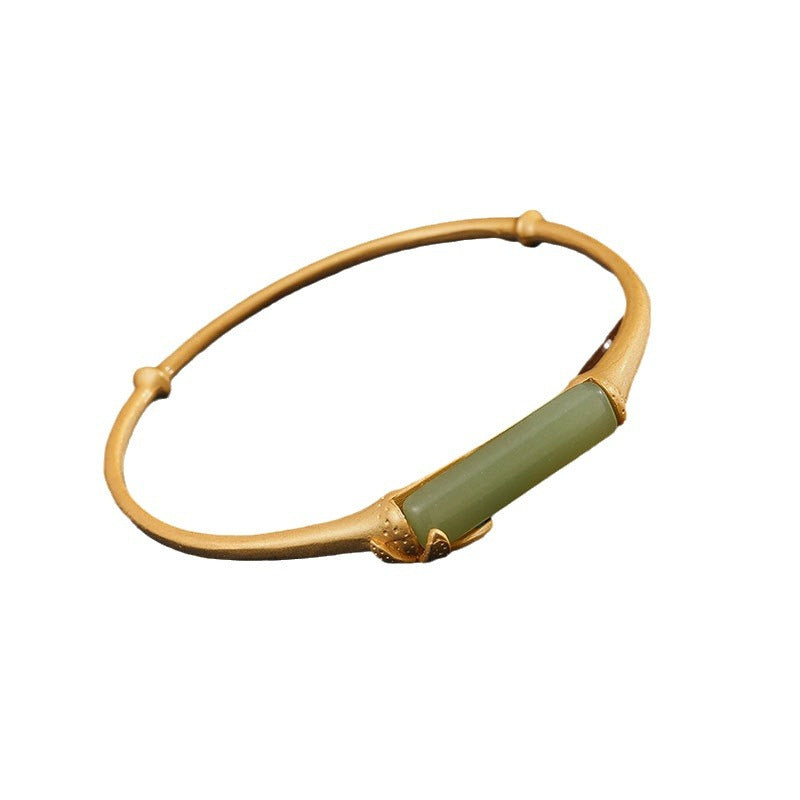 Romantic Gold Bracelet for Special Moments