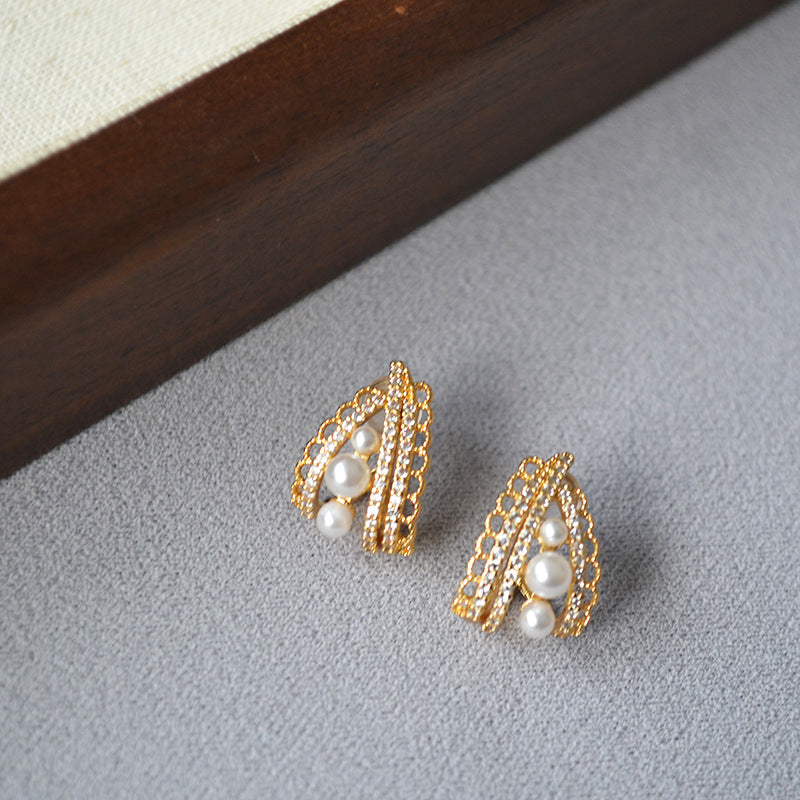 Romantic Silver Earring for Special Moments