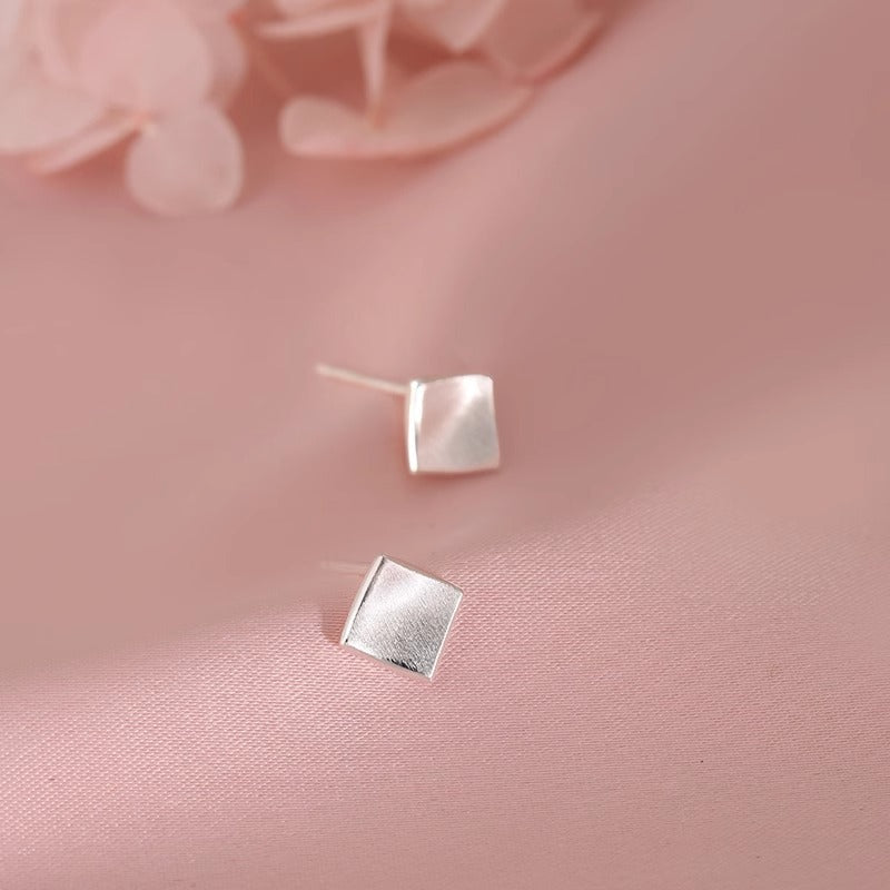 Charming Piece for Any Occasion
