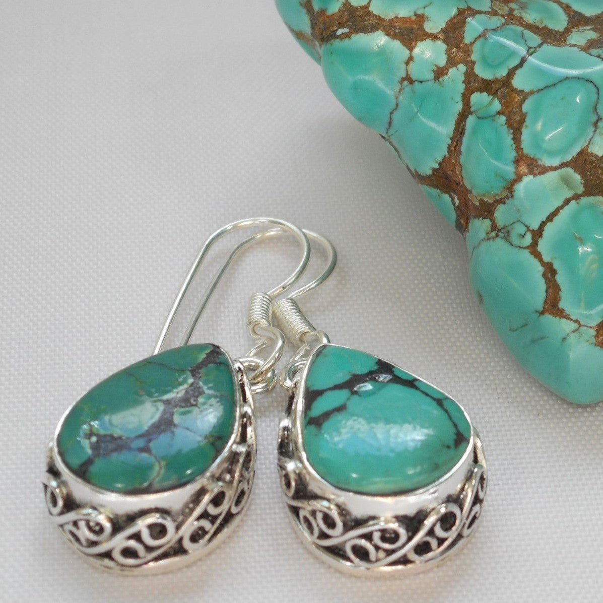 Charming Earring for Any Occasion