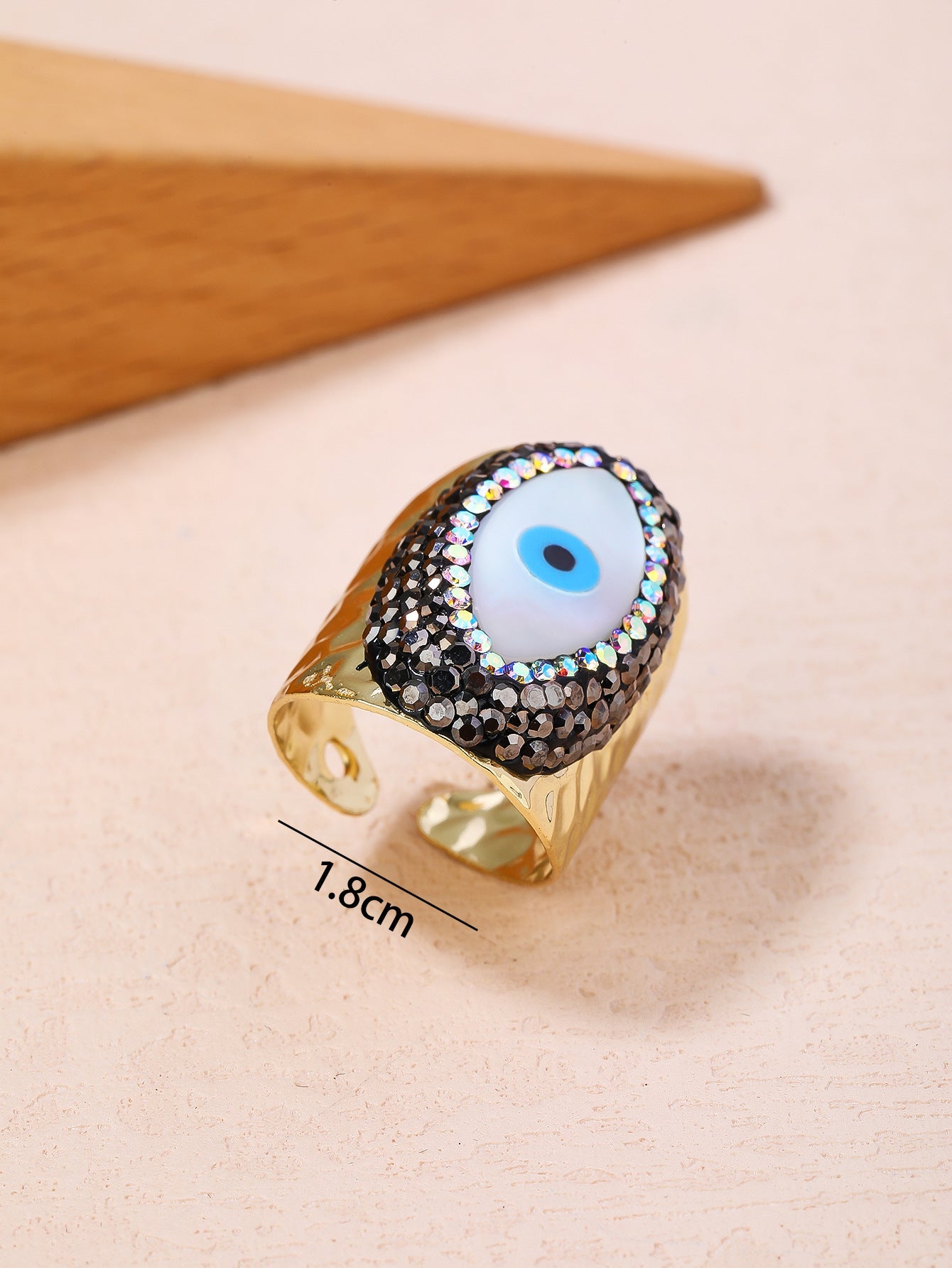 Romantic Gold Ring for Special Moments