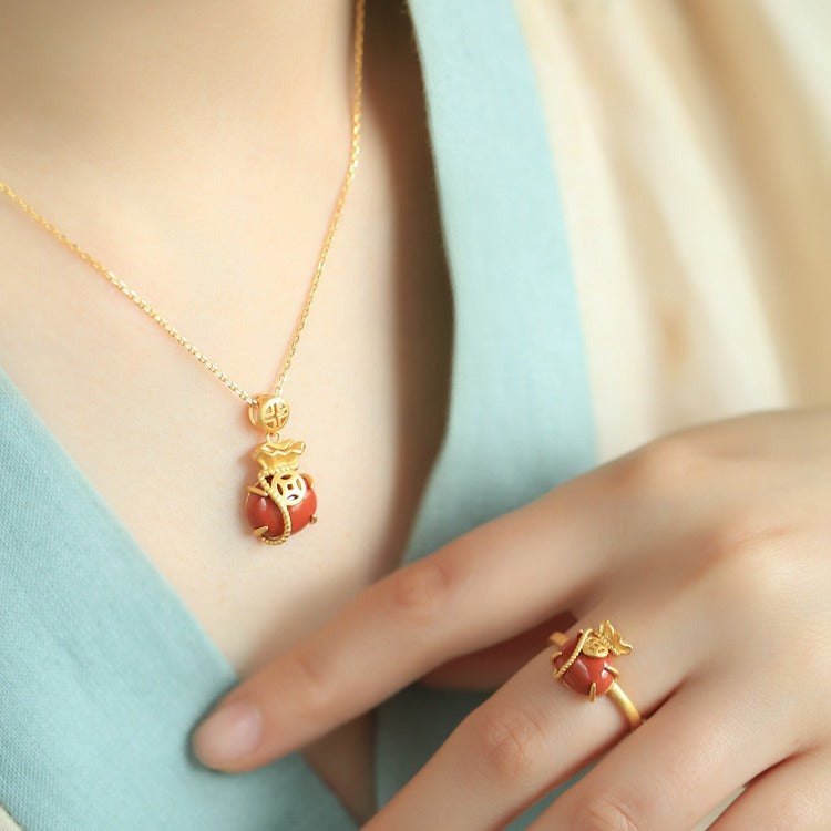Elegant Gold Necklace for Every Occasion