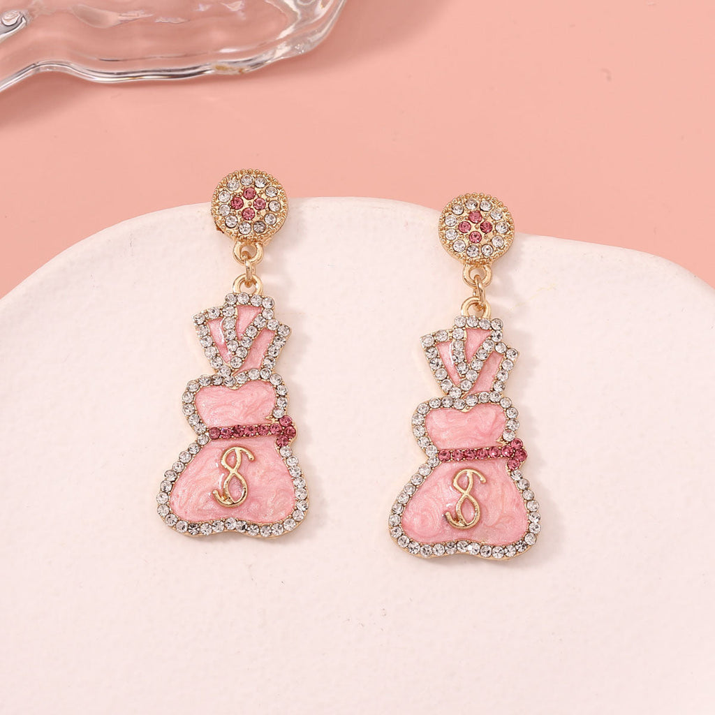 Charming Earring for Any Occasion