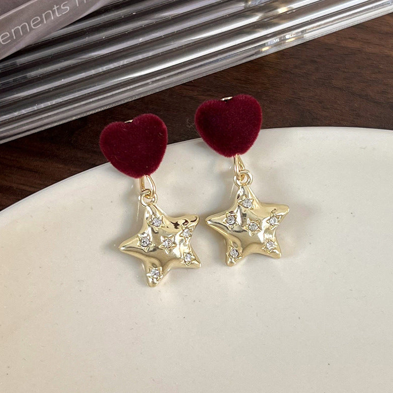 Charming Gold Earring for Any Occasion