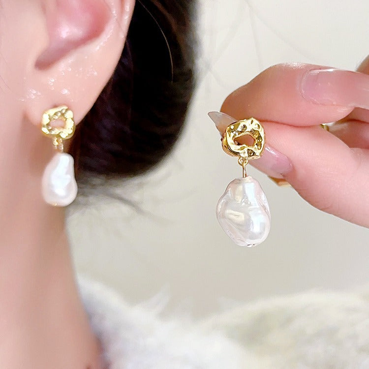 Charming Pearl Earring for Any Occasion