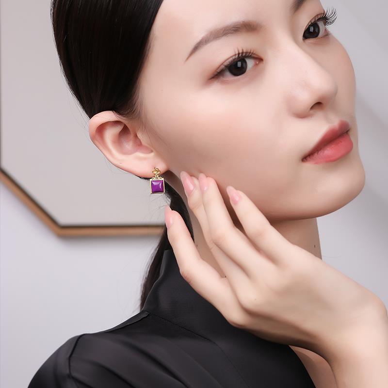 Romantic Silver Earring for Special Moments