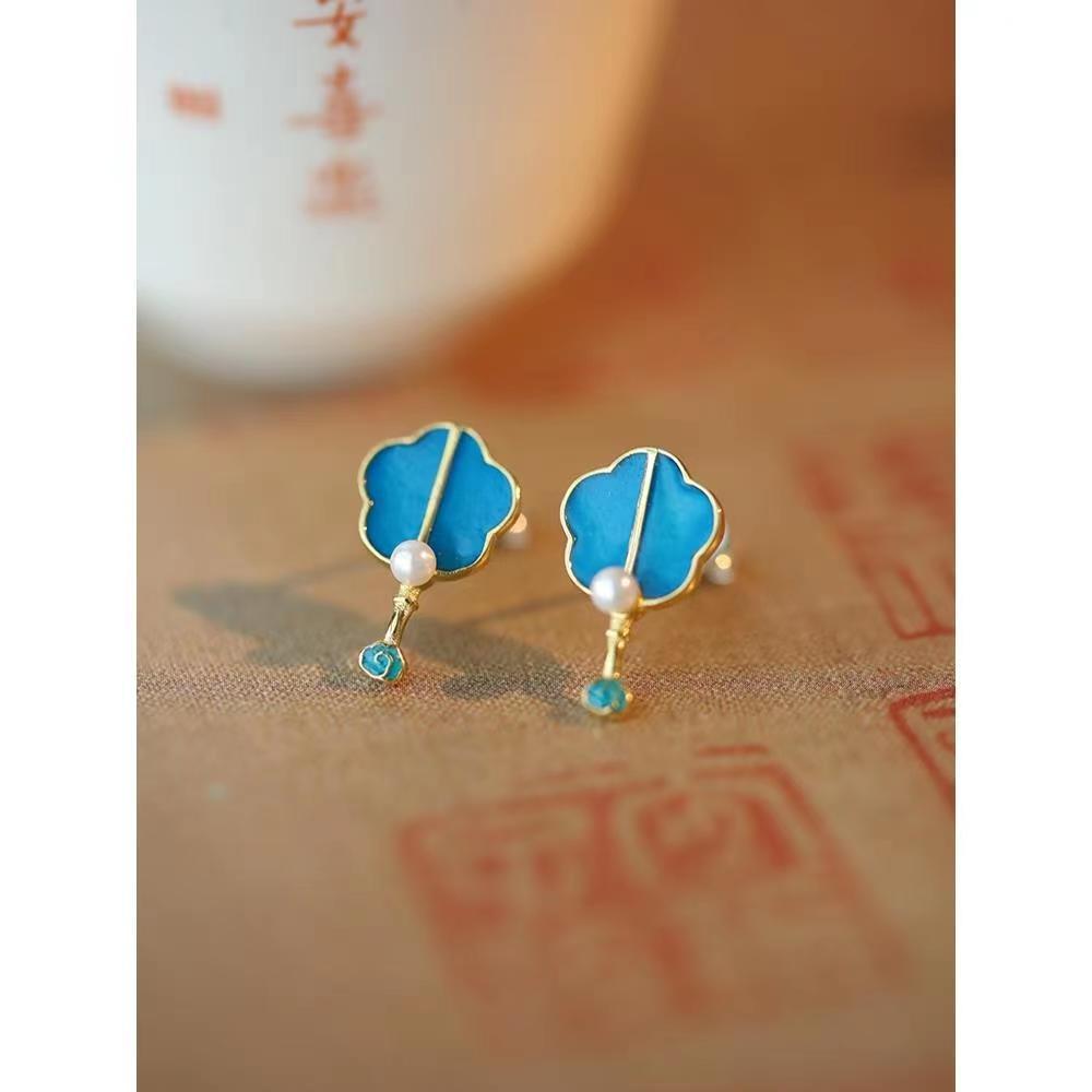 Charming Pearl Piece for Any Occasion