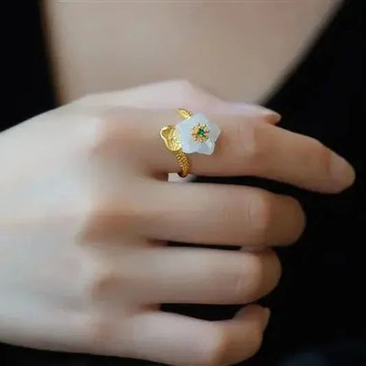 Stunning Gold Ring for Daily Wear