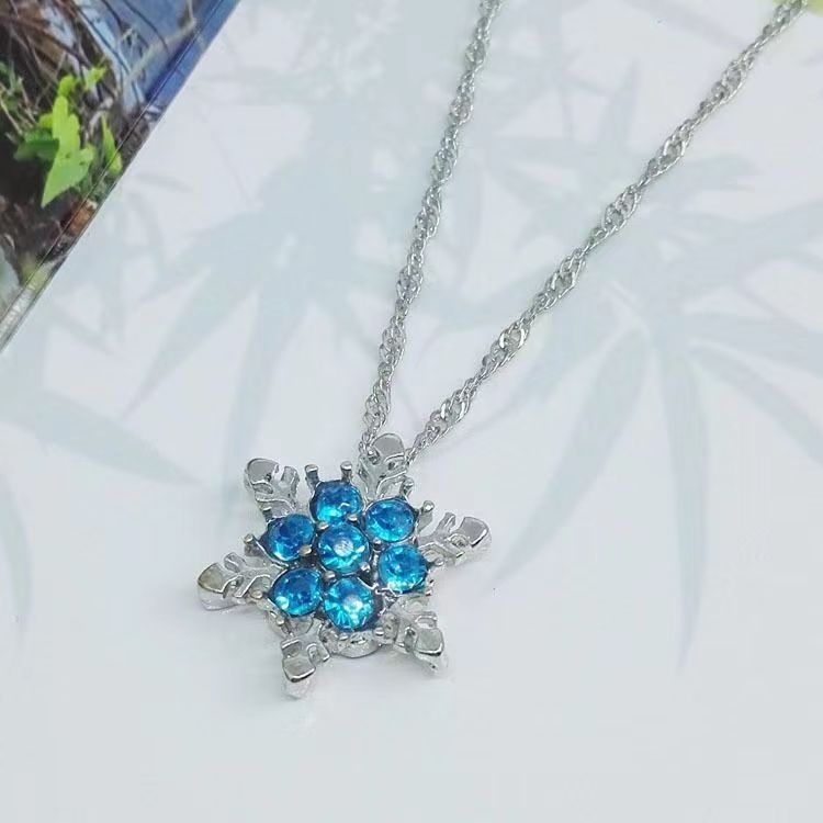 Charming Silver Necklace for Any Occasion