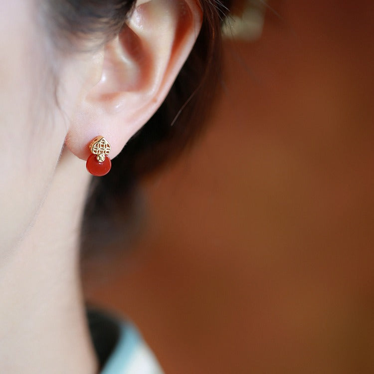 Romantic Silver Earring for Special Moments