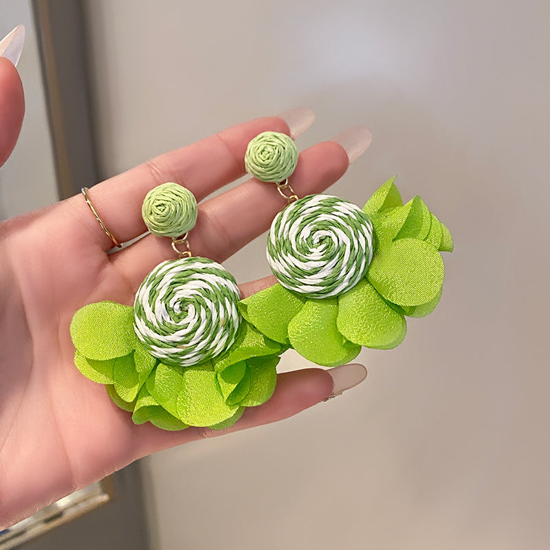 Charming Earring for Any Occasion