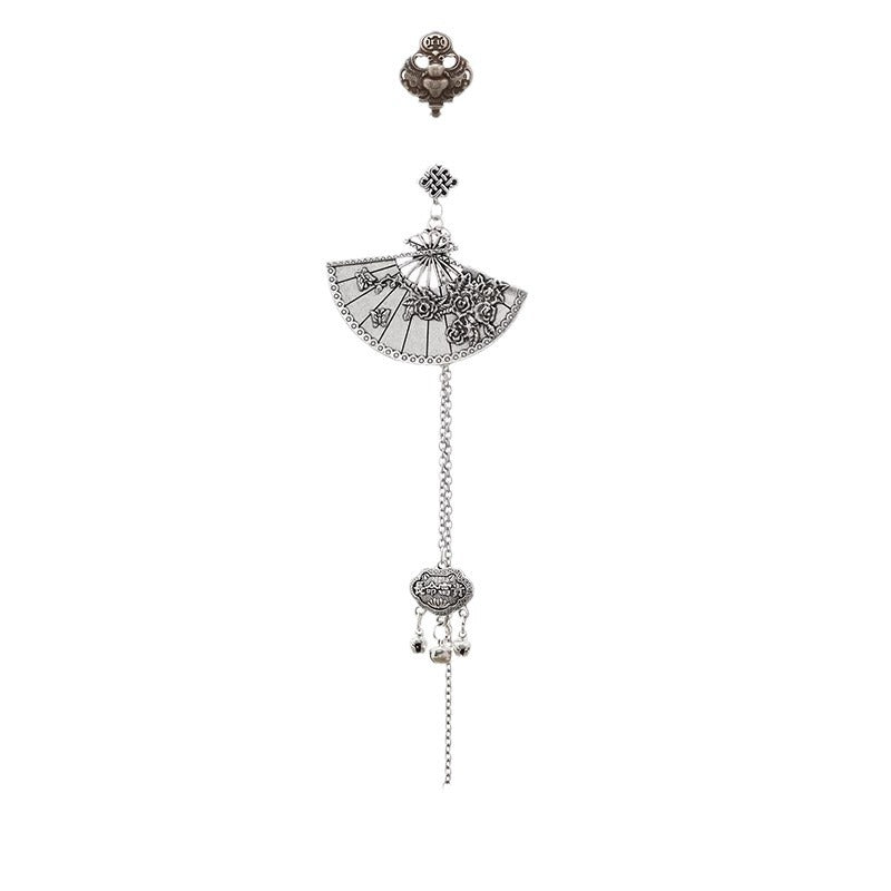 Charming Silver Pendant for Any Occasion