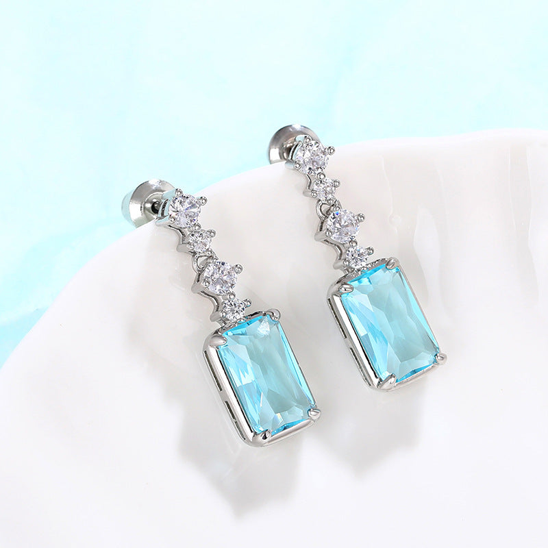 Charming Earring for Any Occasion