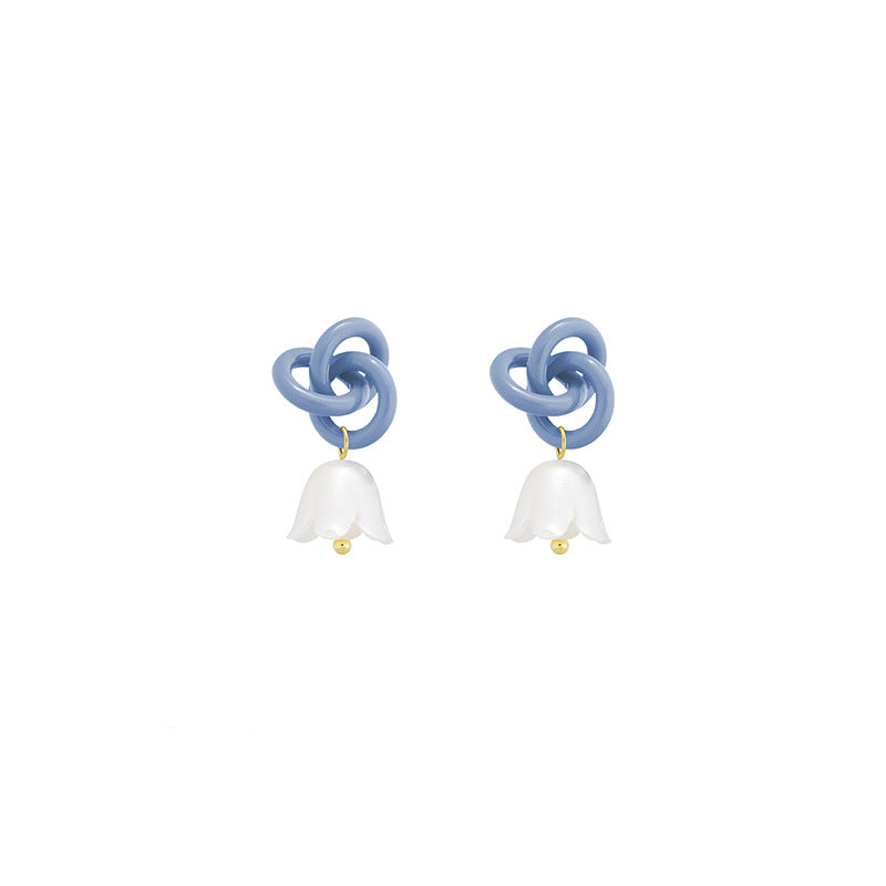 Charming Earring for Any Occasion