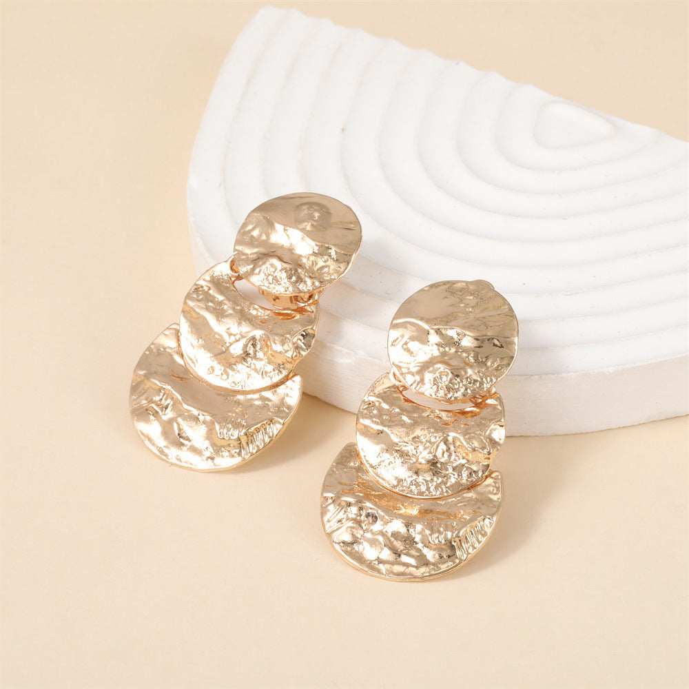 Charming Gold Earring for Any Occasion