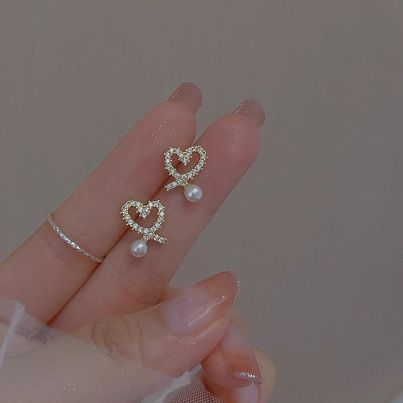 Romantic Pearl Earring for Special Moments