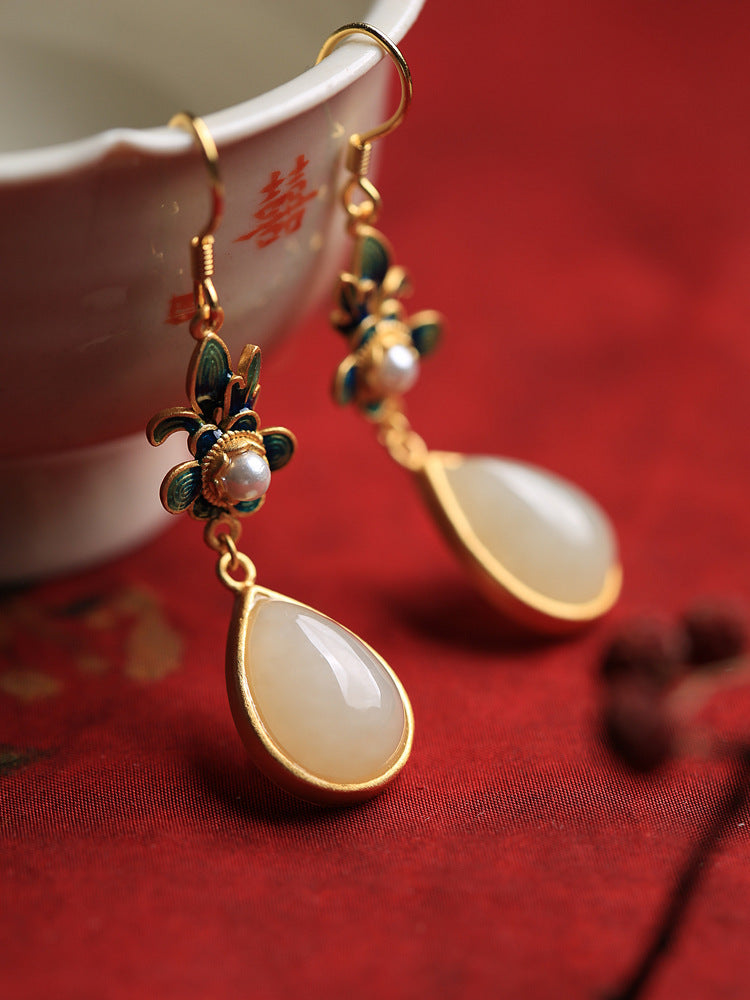 Classic Gold Set with Timeless Appeal