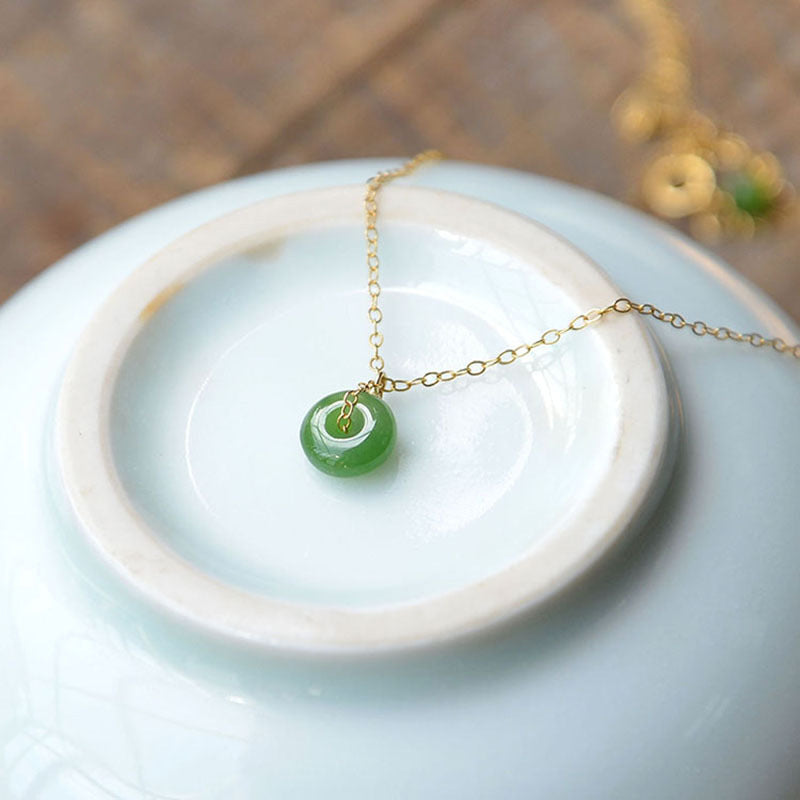 Classic Gold Necklace with Timeless Appeal