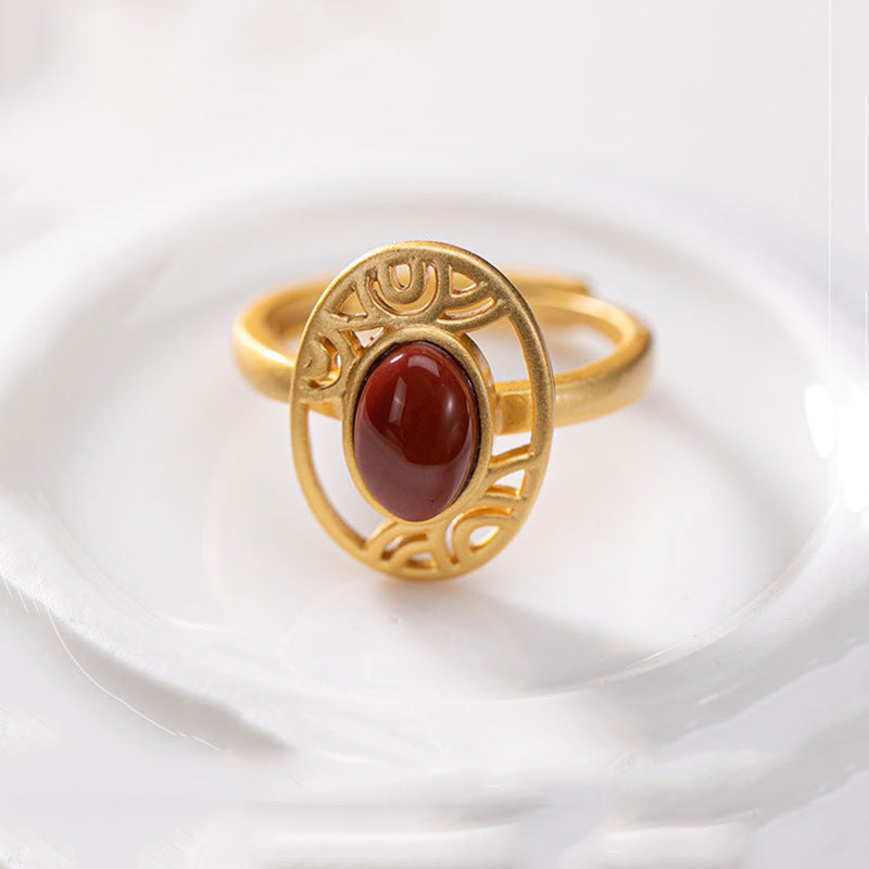 Classic Gold Ring with Timeless Appeal
