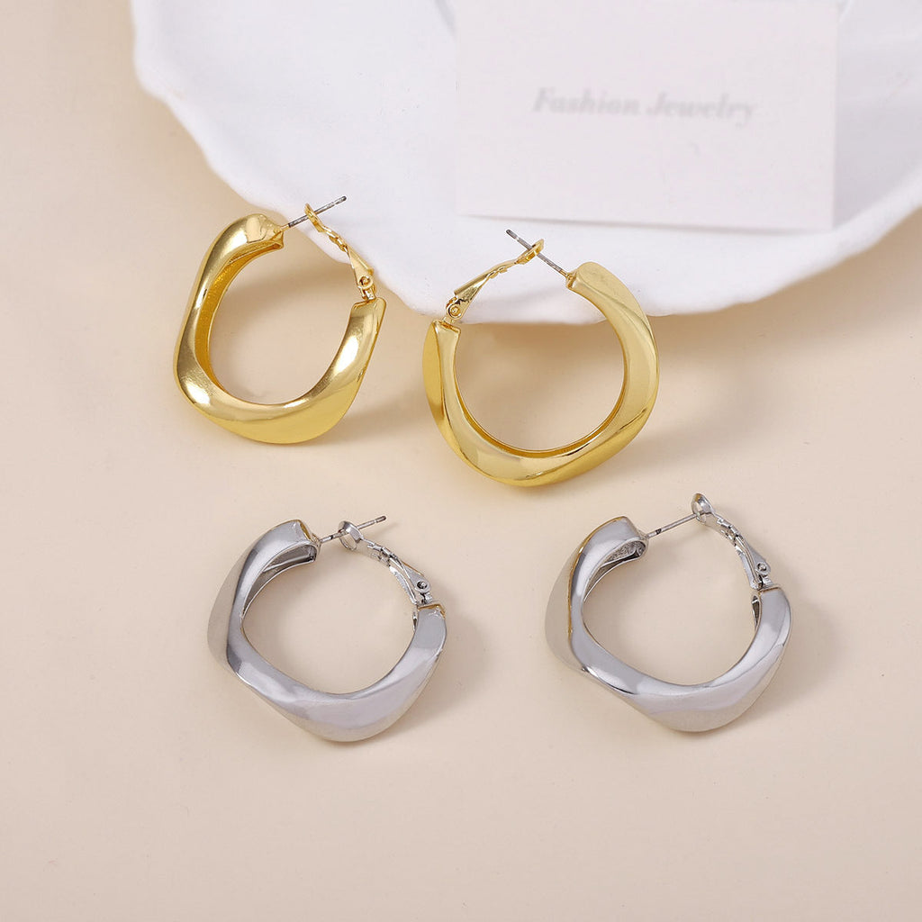 Charming Earring for Any Occasion