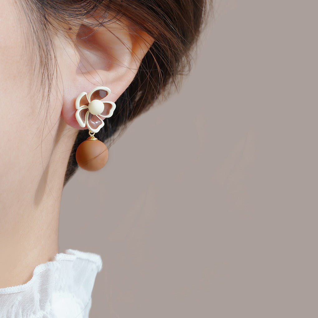 Classic Earring with Timeless Appeal
