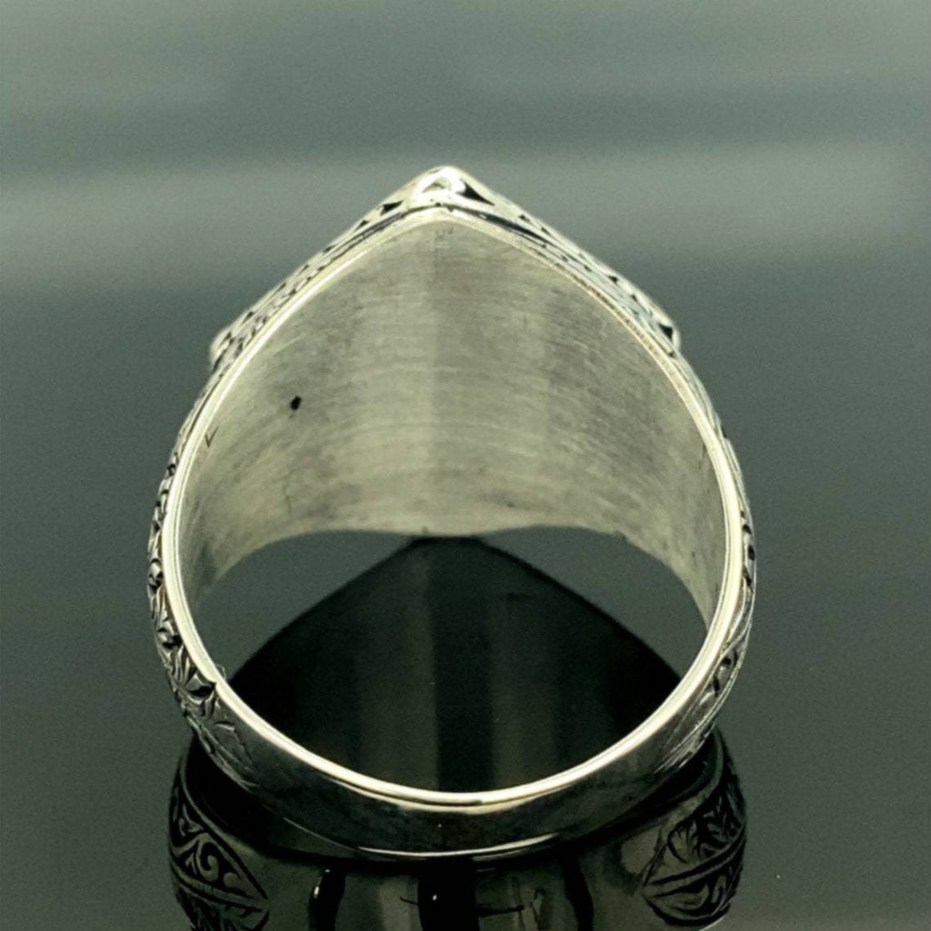 Classic Ring with Timeless Appeal
